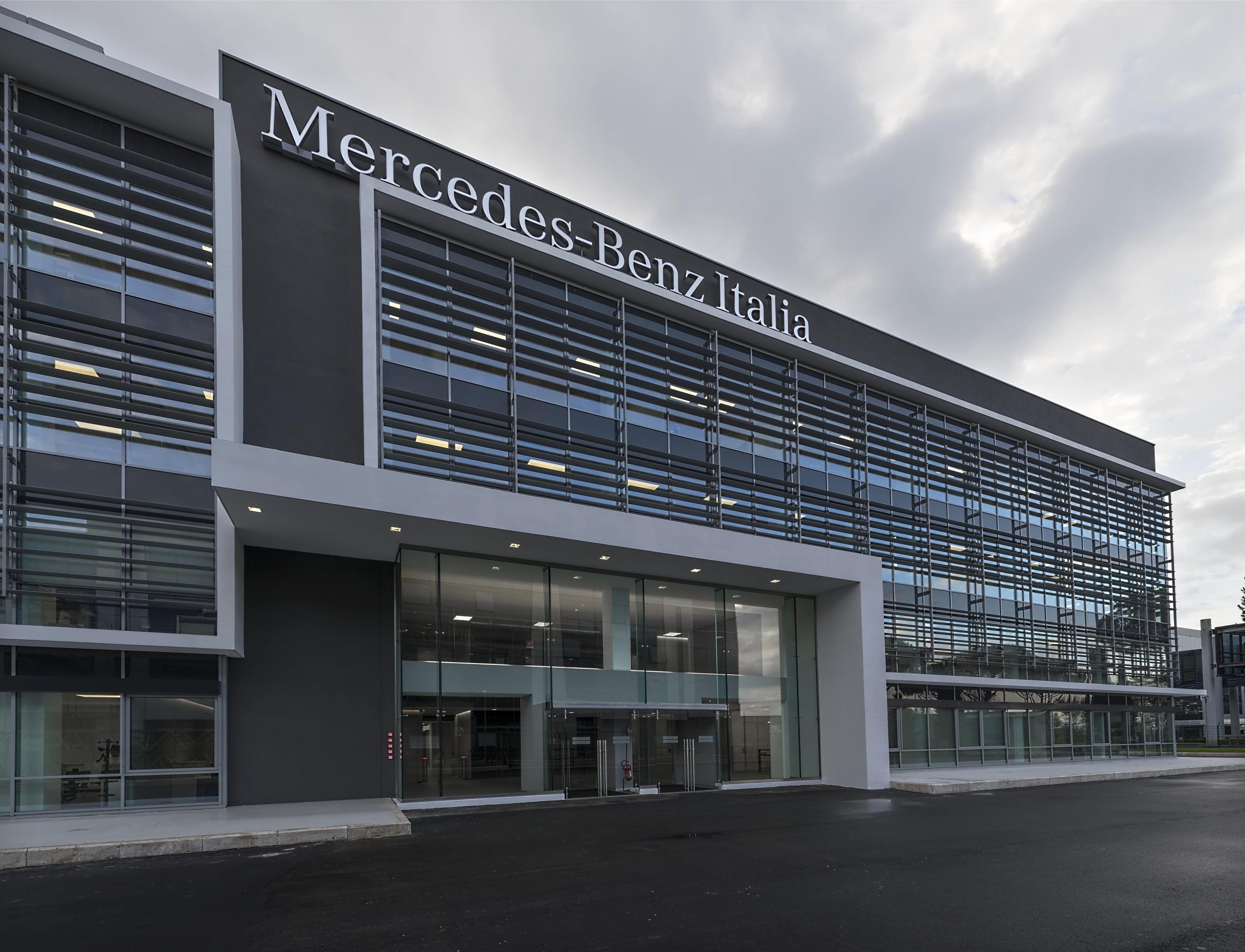 Headquarter Mercedes Italia
